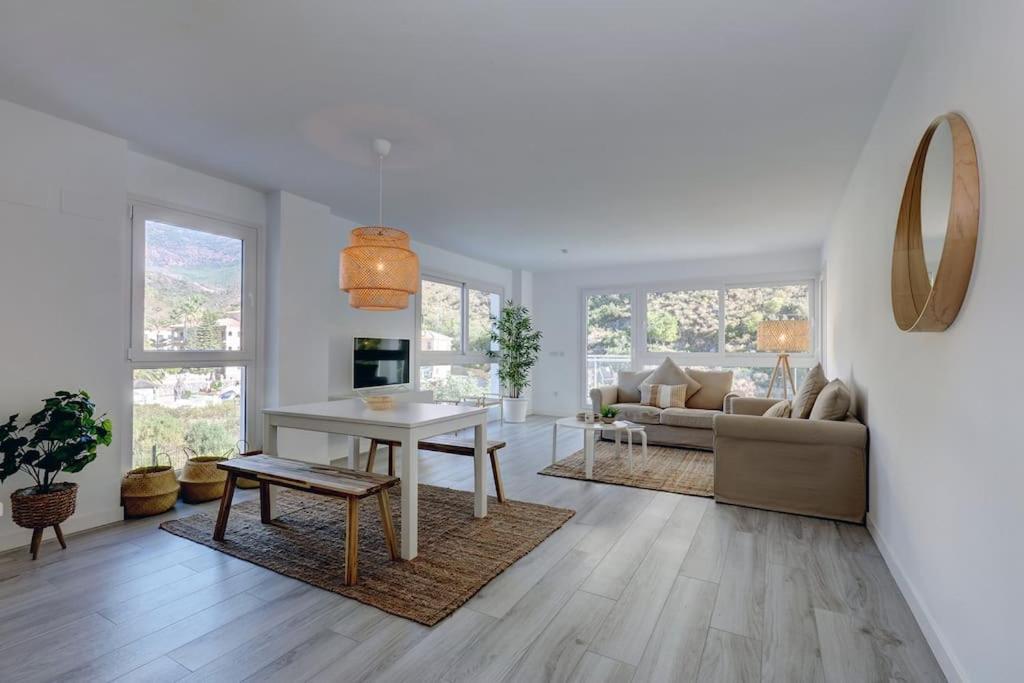 Riverside Benahavis Holiday Rental Apartment ภายนอก รูปภาพ