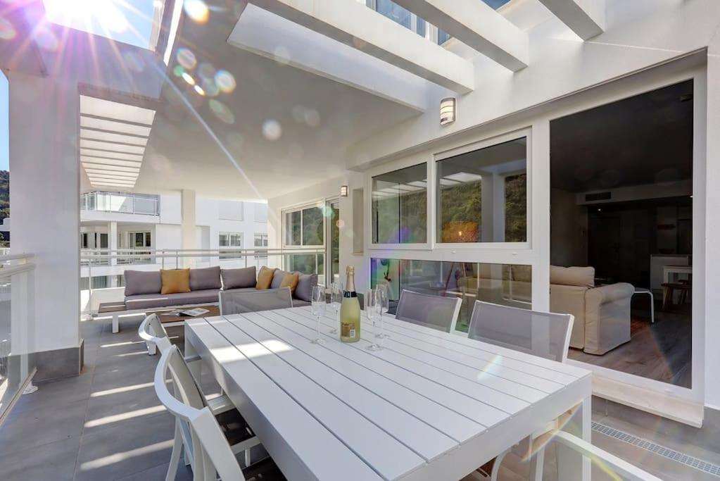 Riverside Benahavis Holiday Rental Apartment ภายนอก รูปภาพ