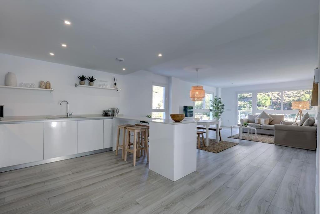 Riverside Benahavis Holiday Rental Apartment ภายนอก รูปภาพ