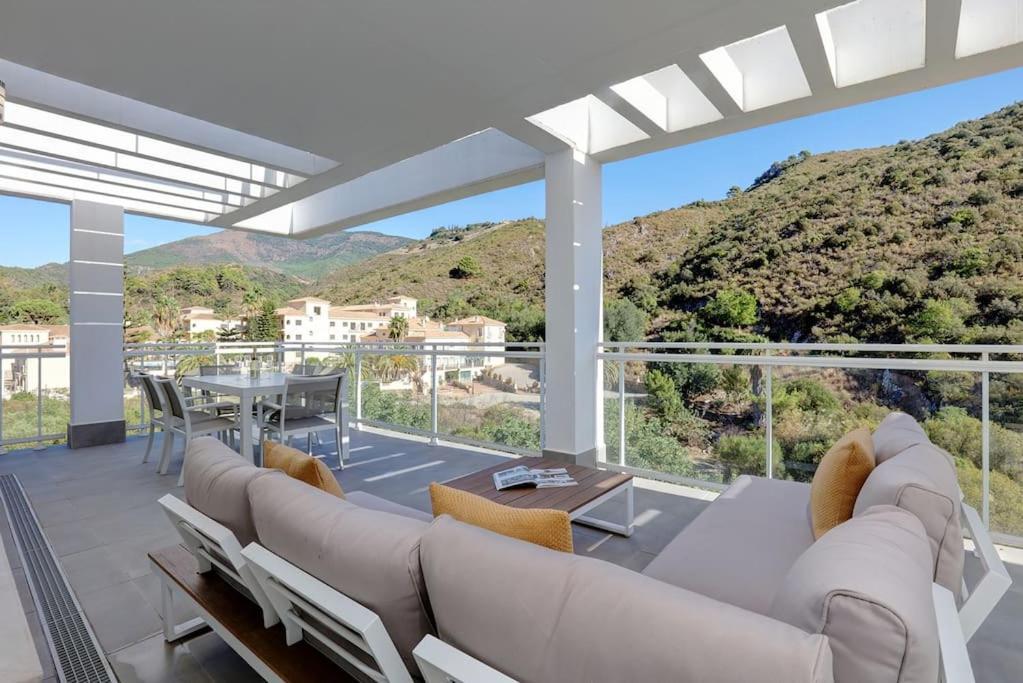 Riverside Benahavis Holiday Rental Apartment ภายนอก รูปภาพ